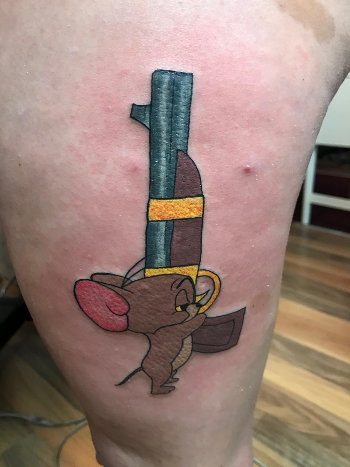 Beratung zu Tattoo-Motiv und Platzierung im Studio Letzte Instanz